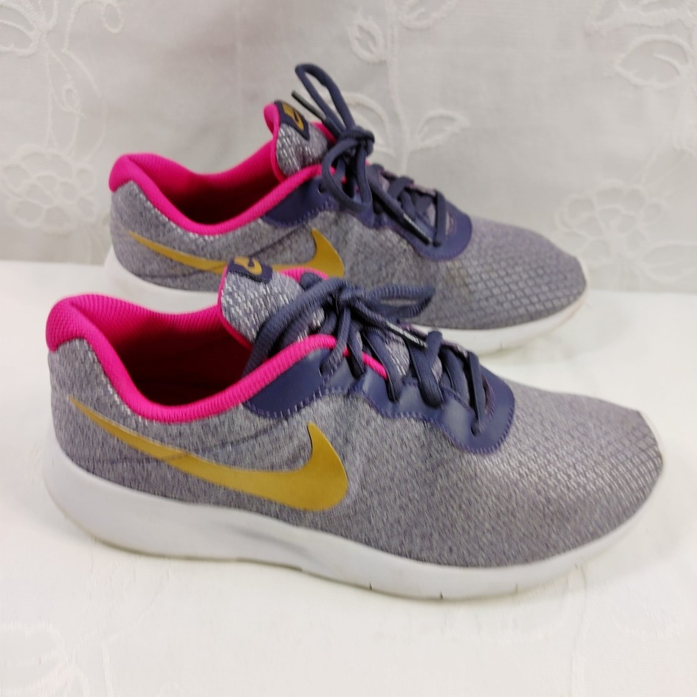 Nike Girls Tanjun Racer Sneakers 6.5 Youth Gray Pink Gold Running Shoe - Picture 2 of 9